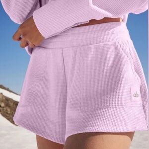 Alo Yoga Waffle Weekend Escape Shorts